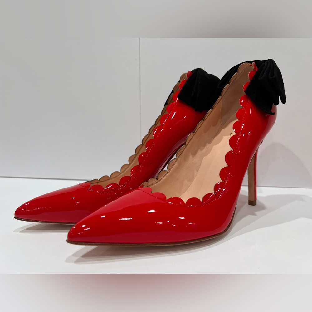 Kate Spade 4” Red Patent Leather Emana Pumps with Blackk Bow. Size 8
